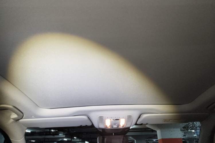Used Mercedes-Benz GLE New Energy 2024 GLE 400 e 4MATIC Headliner