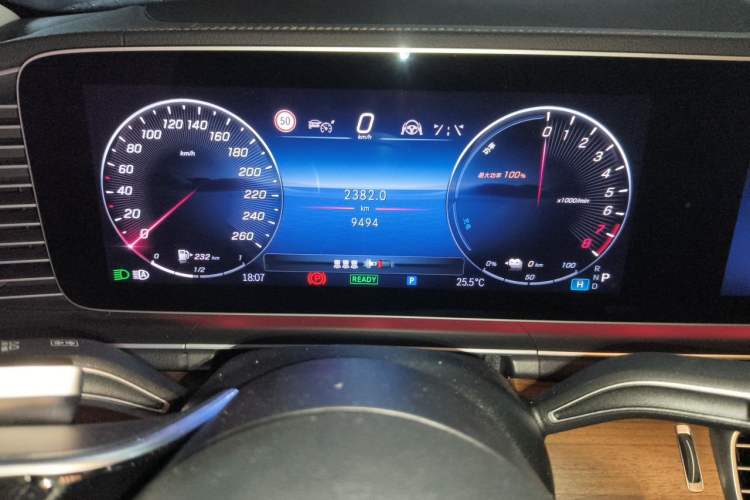 Used Mercedes-Benz GLE New Energy 2024 GLE 400 e 4MATIC Odometer Close Up