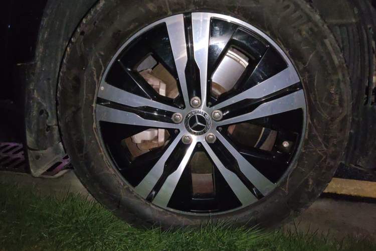 Used Mercedes-Benz GLE New Energy 2024 GLE 400 e 4MATIC Right Front Wheel Hub