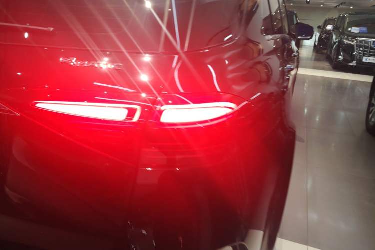 Used Mercedes-Benz GLE New Energy 2024 GLE 400 e 4MATIC Right Rear Taillight