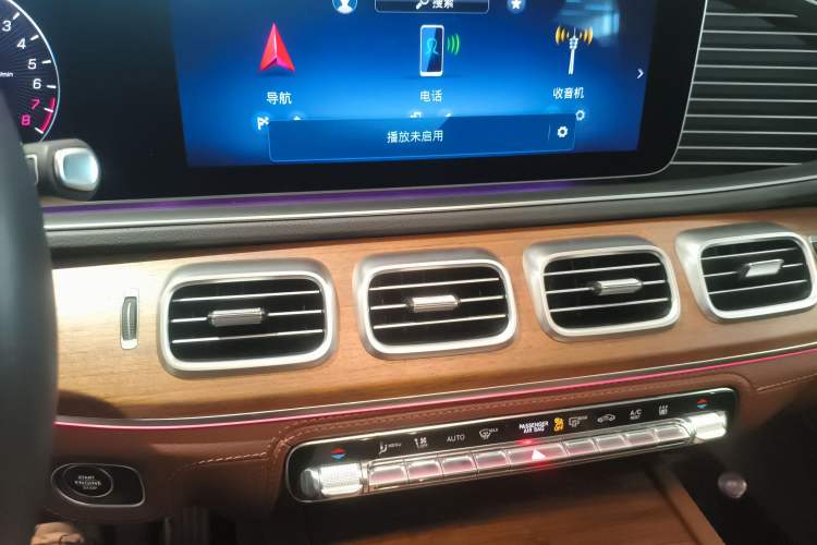 Used Mercedes-Benz GLE New Energy 2024 GLE 400 e 4MATIC Audio And AC Panel