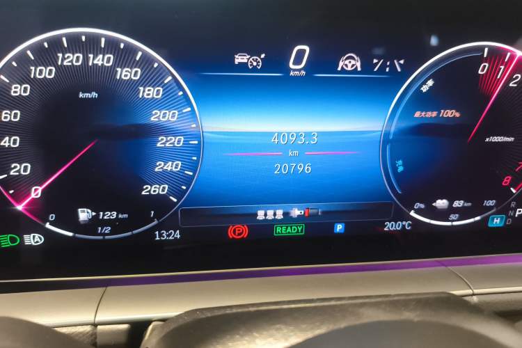Used Mercedes-Benz GLE New Energy 2024 GLE 400 e 4MATIC Odometer Close Up