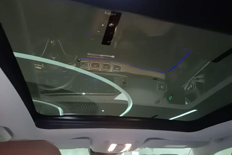 Used Mercedes-Benz GLE New Energy 2025 GLE 400 e 4MATIC Headliner
