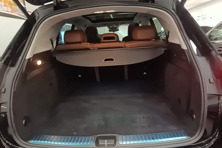 Used Mercedes-Benz GLE New Energy 2025 GLE 400 e 4MATIC Trunk