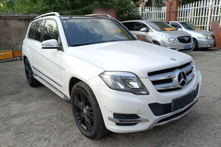 Used Mercedes-Benz GLK-Class 2014 GLK 200 Standard Model Front Right 45 Deg