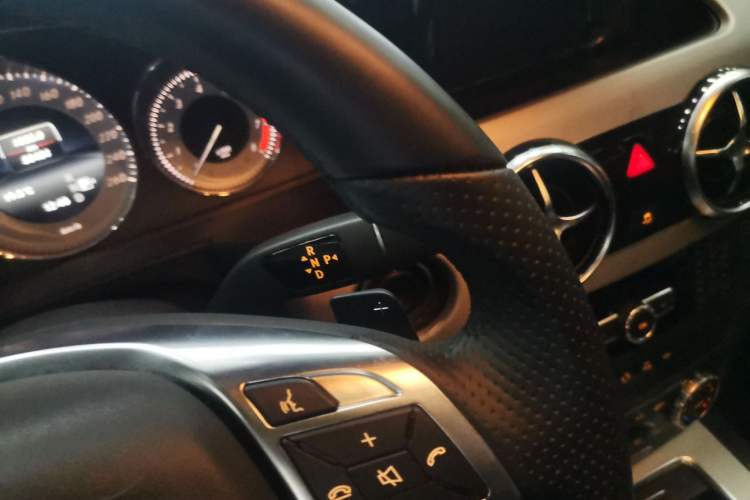 Used Mercedes-Benz GLK-Class 2015 GLK 260 4MATIC Dynamic Edition Ultimate Version Gear Lever