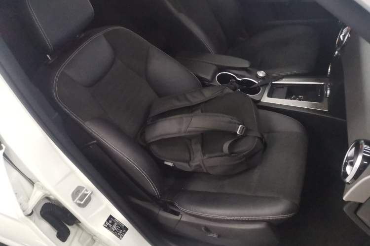 Used Mercedes-Benz GLK-Class 2015 GLK 260 4MATIC Dynamic Edition Ultimate Version Right Front Seat