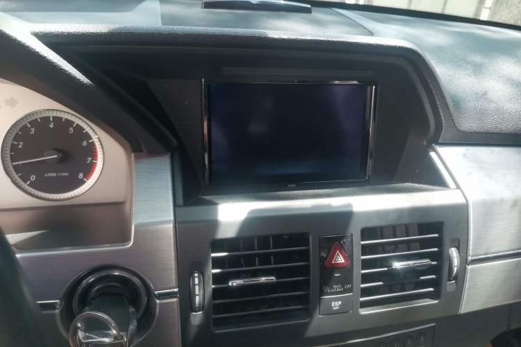 Used Mercedes-Benz GLK-Class 2008 GLK 300 4MATIC Luxury Model Audio And AC Panel