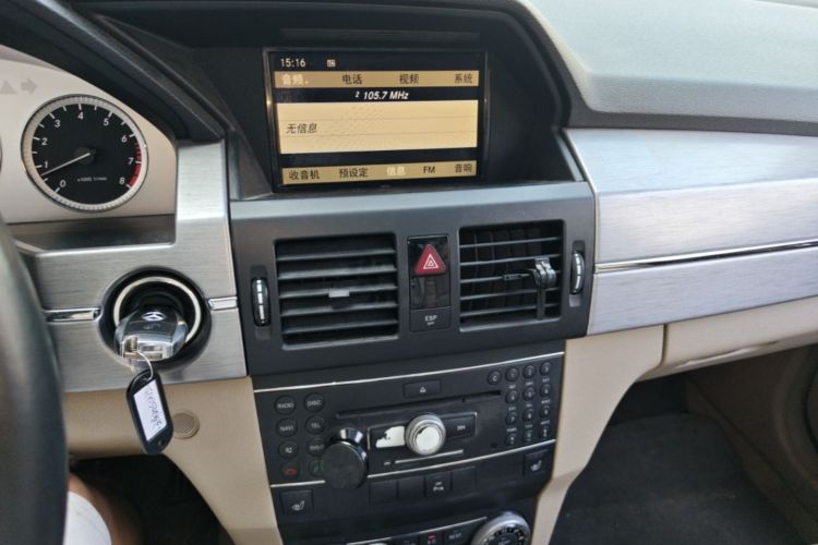 Used Mercedes-Benz GLK-Class 2008 GLK 350 4MATIC Audio And AC Panel