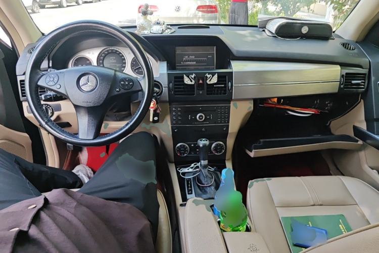 Used Mercedes-Benz GLK-Class 2008 GLK 350 4MATIC Center Console