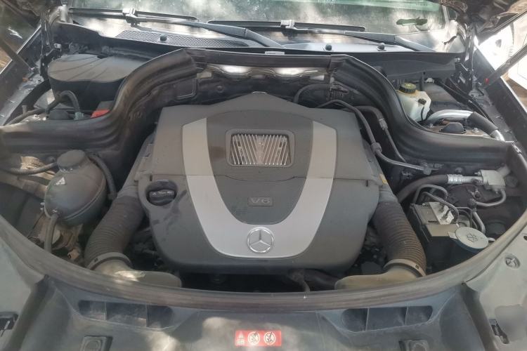 Used Mercedes-Benz GLK-Class 2008 GLK 300 4MATIC Luxury Model Engine Bay