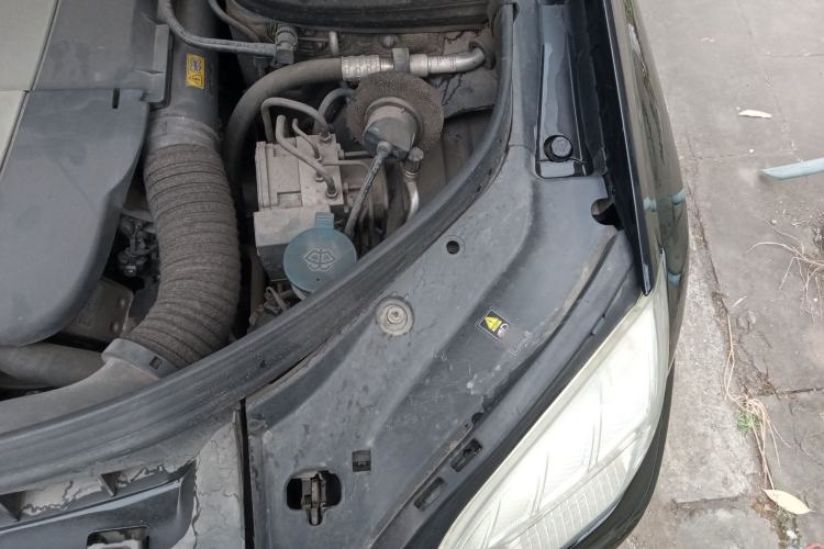 Used Mercedes-Benz GLK-Class 2008 GLK 300 4MATIC Luxury Model Engine Bay Left