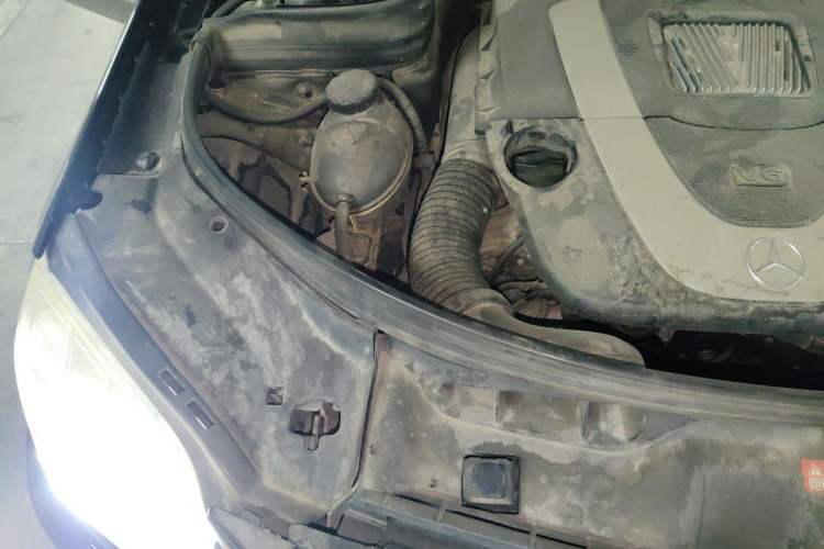 Used Mercedes-Benz GLK-Class 2008 GLK 300 4MATIC Luxury Model Engine Bay Right
