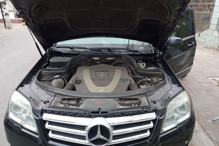 Used Mercedes-Benz GLK-Class 2008 GLK 300 4MATIC Luxury Model Engine Bay