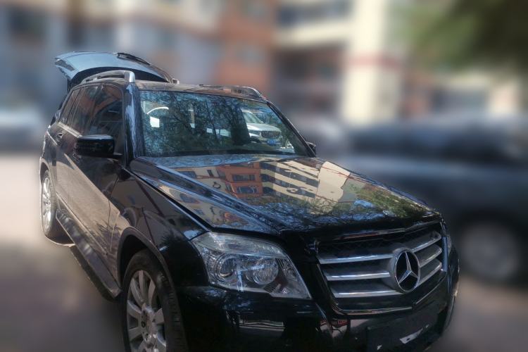 Used Mercedes-Benz GLK-Class 2008 GLK 300 4MATIC Luxury Model Front Right 45 Deg