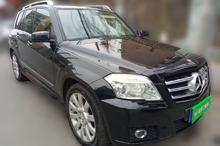 Used Mercedes-Benz GLK-Class 2008 GLK 300 4MATIC Luxury Model Front Right 45 Deg