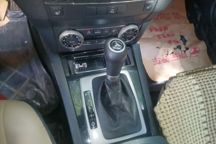 Used Mercedes-Benz GLK-Class 2008 GLK 300 4MATIC Luxury Model Gear Lever