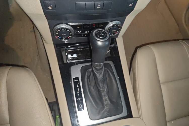 Used Mercedes-Benz GLK-Class 2008 GLK 300 4MATIC Luxury Model Gear Lever