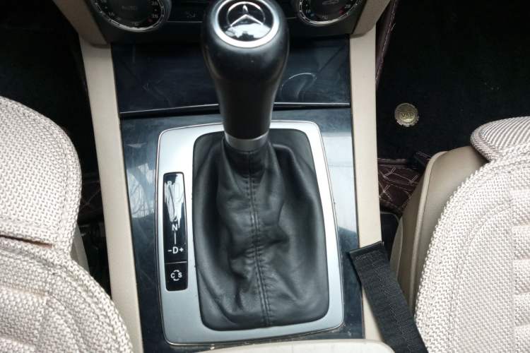 Used Mercedes-Benz GLK-Class 2008 GLK 300 4MATIC Luxury Model Gear Lever