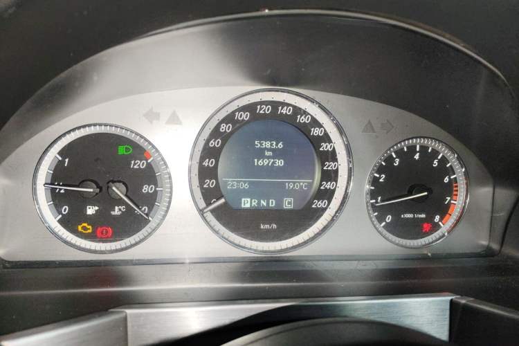 Used Mercedes-Benz GLK-Class 2008 GLK 300 4MATIC Luxury Model Instrument Cluster