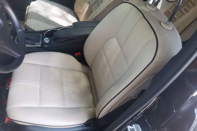 Used Mercedes-Benz GLK-Class 2008 GLK 300 4MATIC Luxury Model Left Front Seat