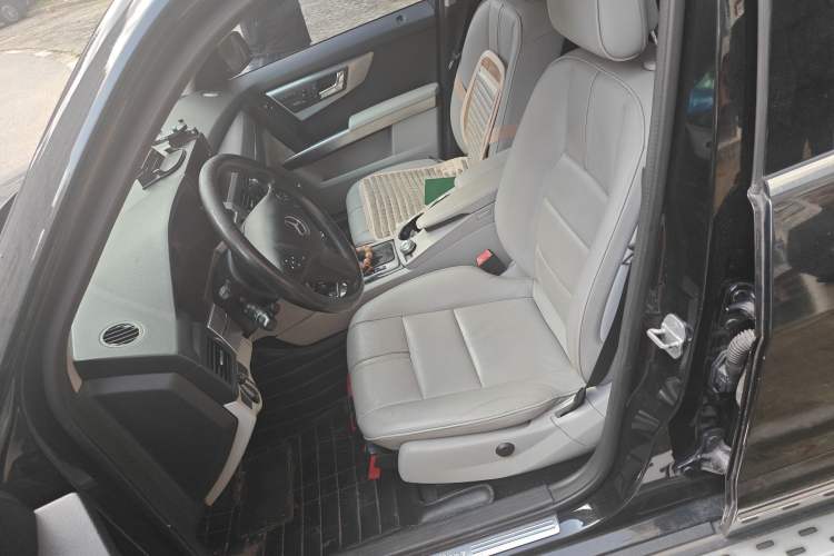 Used Mercedes-Benz GLK-Class 2008 GLK 300 4MATIC Luxury Model Left Front Seat
