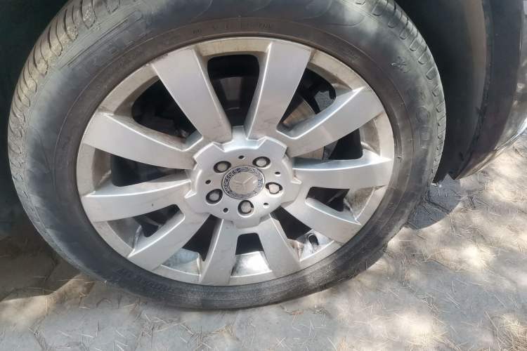 Used Mercedes-Benz GLK-Class 2008 GLK 300 4MATIC Luxury Model Right Front Wheel Hub