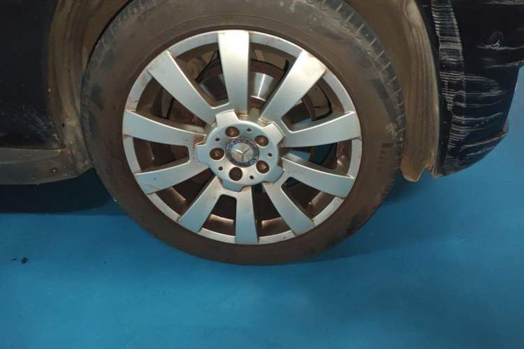 Used Mercedes-Benz GLK-Class 2008 GLK 300 4MATIC Luxury Model Right Front Wheel Hub