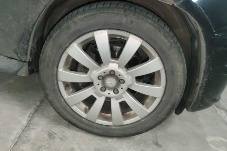 Used Mercedes-Benz GLK-Class 2008 GLK 300 4MATIC Luxury Model Right Front Wheel Hub