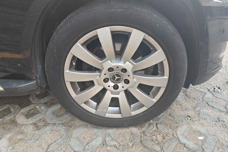Used Mercedes-Benz GLK-Class 2008 GLK 300 4MATIC Luxury Model Right Front Wheel Hub
