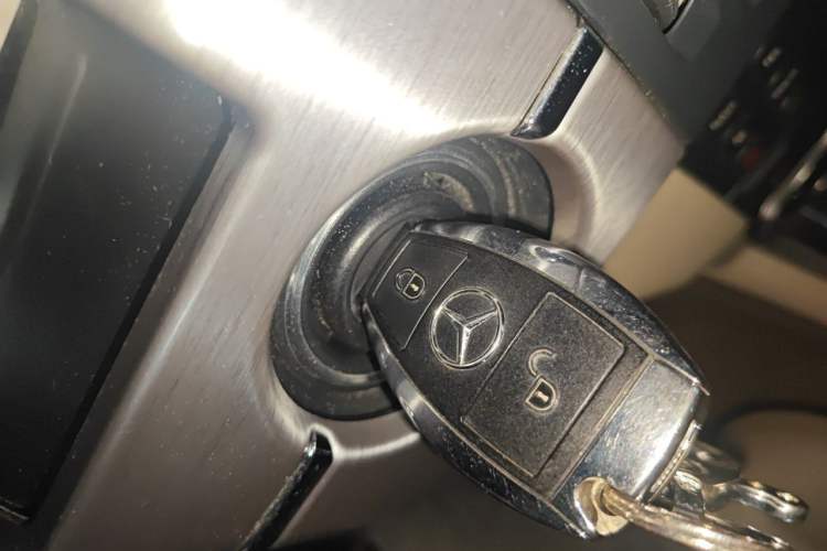 Used Mercedes-Benz GLK-Class 2008 GLK 300 4MATIC Luxury Model Vehicle Key