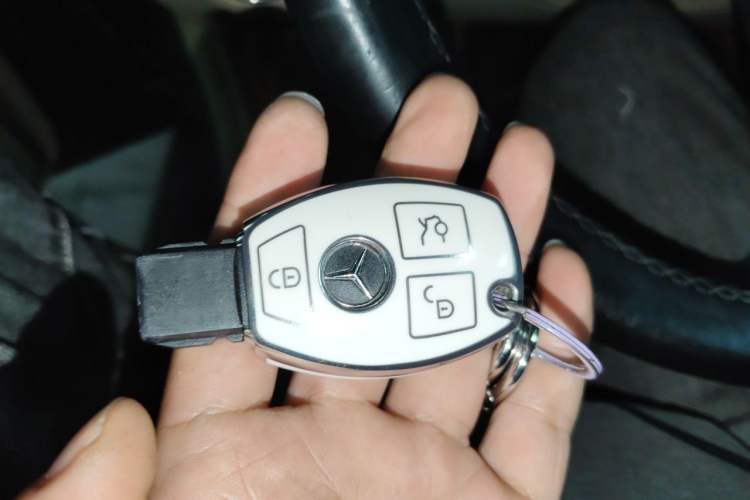 Used Mercedes-Benz GLK-Class 2008 GLK 300 4MATIC Luxury Model Vehicle Key