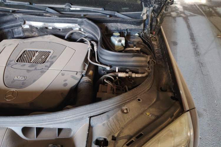 Used Mercedes-Benz GLK-Class 2008 GLK 300 4MATIC Luxury Model Engine Bay Left