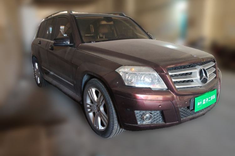 Used Mercedes-Benz GLK-Class 2008 GLK 300 4MATIC Luxury Model Front Right 45 Deg