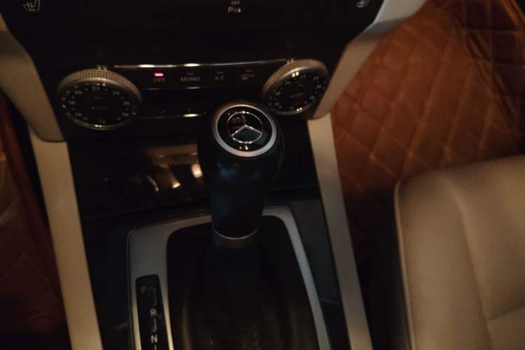 Used Mercedes-Benz GLK-Class 2008 GLK 300 4MATIC Luxury Model Gear Lever