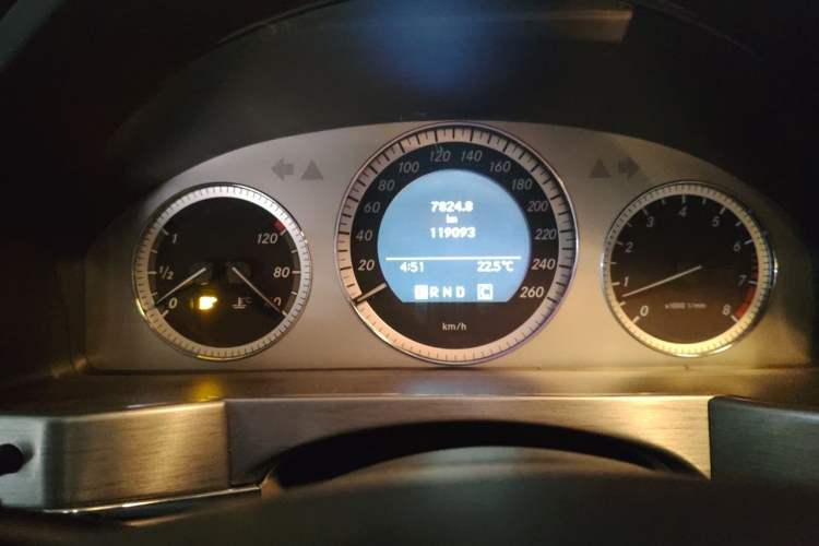 Used Mercedes-Benz GLK-Class 2008 GLK 300 4MATIC Luxury Model Instrument Cluster