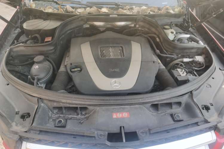Used Mercedes-Benz GLK-Class 2008 GLK 300 4MATIC Luxury Model Engine Bay