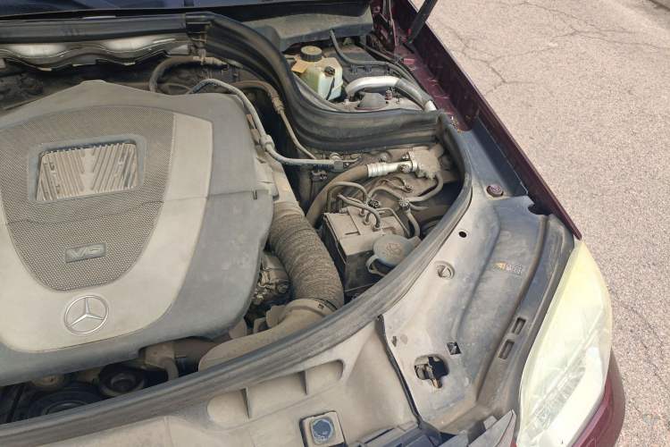 Used Mercedes-Benz GLK-Class 2008 GLK 300 4MATIC Luxury Model Engine Bay Left