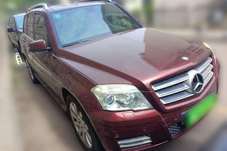 Used Mercedes-Benz GLK-Class 2008 GLK 300 4MATIC Luxury Model Front Right 45 Deg