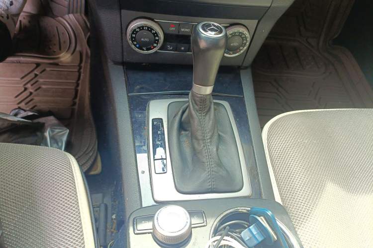Used Mercedes-Benz GLK-Class 2008 GLK 300 4MATIC Luxury Model Gear Lever