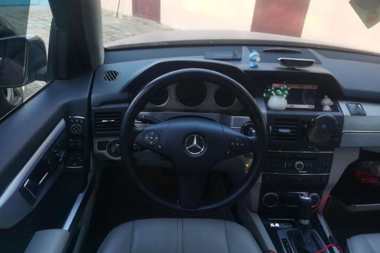 Used Mercedes-Benz GLK-Class 2008 GLK 300 4MATIC Luxury Model Steering Wheel
