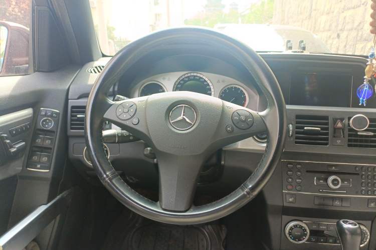 Used Mercedes-Benz GLK-Class 2008 GLK 300 4MATIC Luxury Model Steering Wheel