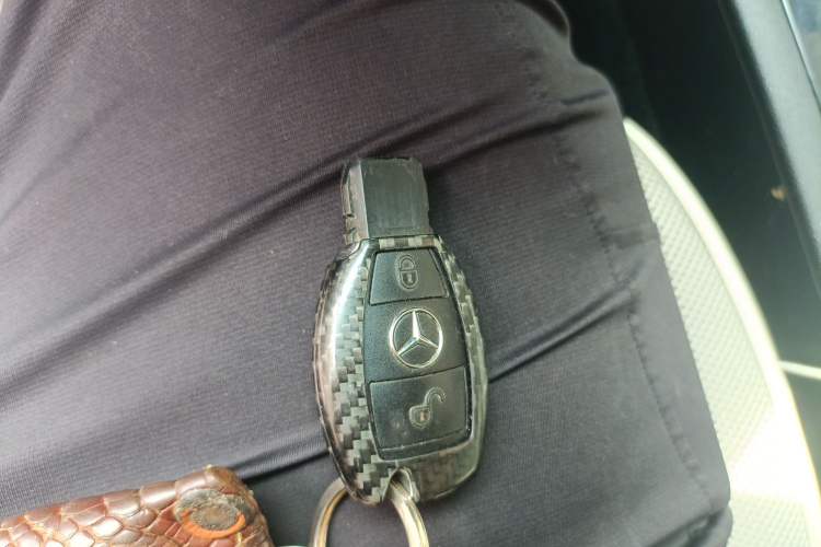 Used Mercedes-Benz GLK-Class 2008 GLK 300 4MATIC Luxury Model Vehicle Key