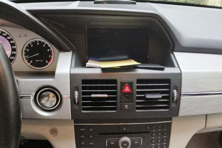 Used Mercedes-Benz GLK-Class 2008 GLK 350 4MATIC Audio And AC Panel