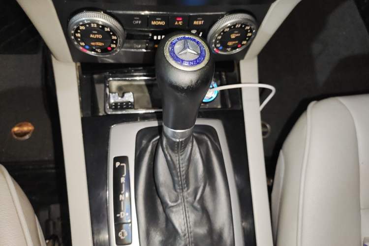 Used Mercedes-Benz GLK-Class 2008 GLK 350 4MATIC Gear Lever
