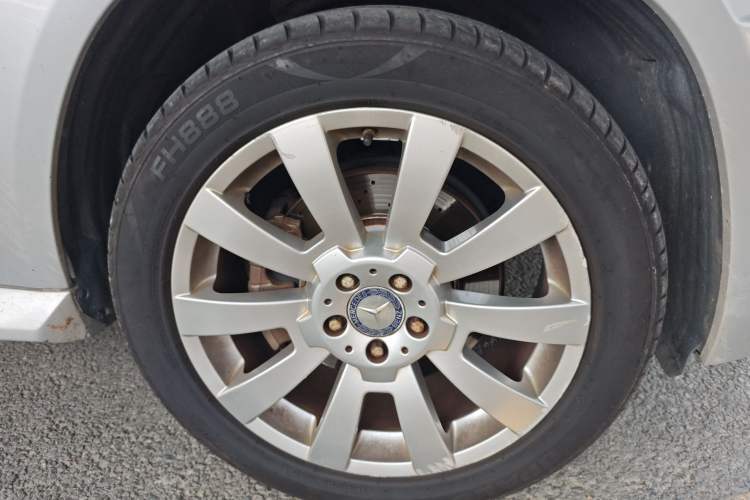 Used Mercedes-Benz GLK-Class 2008 GLK 300 4MATIC Luxury Model Right Front Wheel Hub