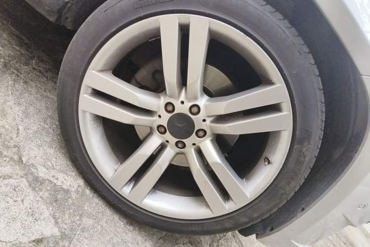 Used Mercedes-Benz GLK-Class 2008 GLK 350 4MATIC Right Front Wheel Hub