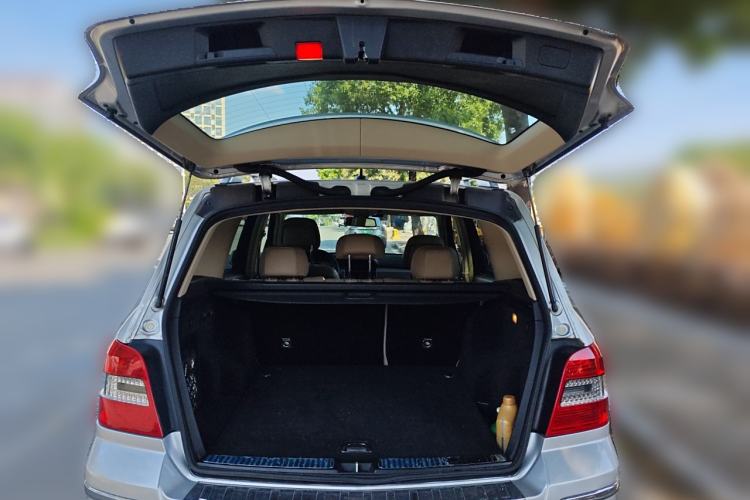 Used Mercedes-Benz GLK-Class 2008 GLK 300 4MATIC Luxury Model Trunk