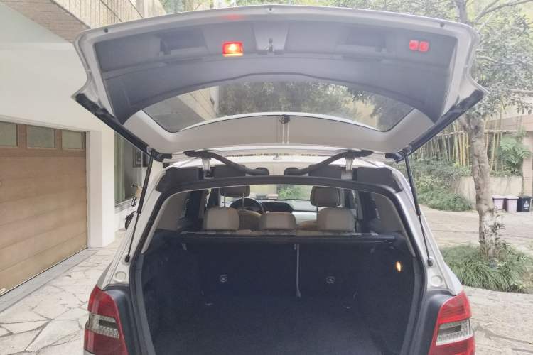 Used Mercedes-Benz GLK-Class 2008 GLK 350 4MATIC Trunk