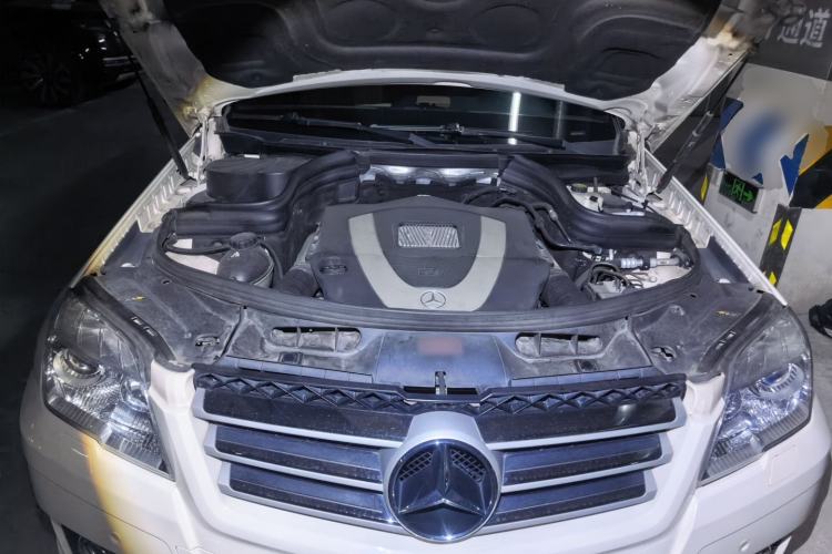 Used Mercedes-Benz GLK-Class 2008 GLK 300 4MATIC Luxury Model Engine Bay